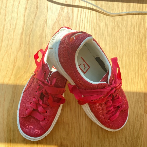 Red Puma Platform Sneakers with texture - Picture 3 of 3